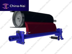Conveyor belt cleaner A47