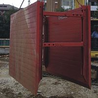 Sliding trench shoring system SICUROsteelbox