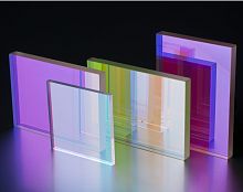 Dichroic optical filter colored