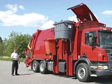 Container semi-trailer self-propelledfor wastetilting