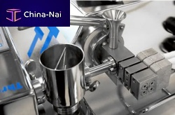 Feeder for the pharmaceutical industry SIDEfor granulatesfor powders
