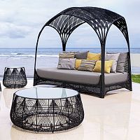 Contemporary daybed HAGIAsteelgardencanopy