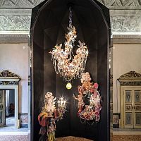 Baroque style chandelier OMNIA VINCIT AMORblown glass