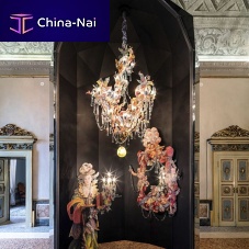 Baroque style chandelier OMNIA VINCIT AMORblown glass