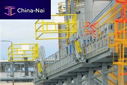 Folding access gangway