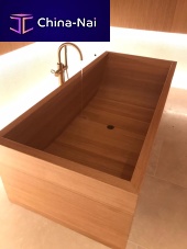 Free-standing bathtub oak