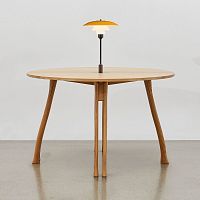 Contemporary table PH Axelaminateoak baseround