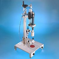 Pneumatic screw capping machine AV11semi-automaticbottle topfor plastic bottles
