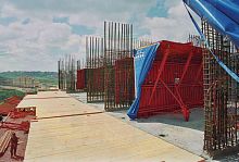 Work platform 16Esuspended