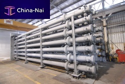 Shell and tube heat exchanger liquid/liquidfor the chemical industry