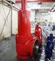 Tank safety relief valve