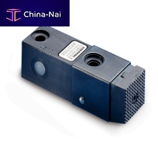 Low-profile wedge clamp EC series