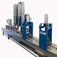 Automatic filling machine Geminicontainerfor liquidsfor the chemical industry