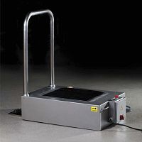 Shoe cleaning station rotary