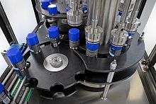 Rotary capping machine fully-automaticfor cansfor the chemical industry