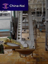 Belt bucket elevator for bulk materialsfor conveyor