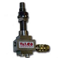 Wide viscosity range dispensing valve 366for adhesives