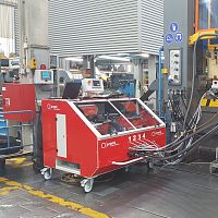 Pneumatic insertion machine for threaded inserts