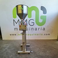 Automatic filler 16611containerfor liquidsfor hopper