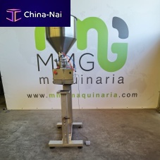 Automatic filler 16611containerfor liquidsfor hopper