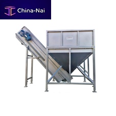 Reception hopper for the food industrywith belt conveyor