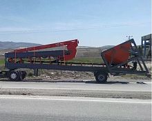 Pre-feeding hopper concretewith belt conveyor