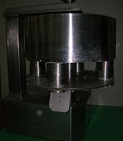 Volumetric dosing unit liquidsbucketfor filling machines