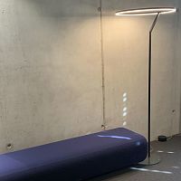 Floor-standing lamp INSOSPESOaluminumacrylic glasscontemporary
