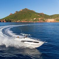 Outboard express cruiser CAP CAMARAT 10.5 WAtwin-engineopendual-console