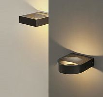 Contemporary wall light PLAAindooroutdooraluminum