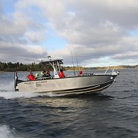 Outboard day fishing boat 750opencenter consolesport