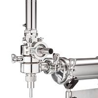 Piston dispensing valve precision