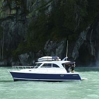 Catamaran cabin cruiser C90inboardwith enclosed cockpitsport-fishing