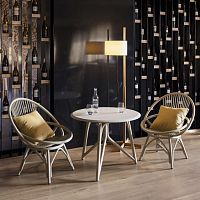 Contemporary dining table Kirirattansolid wood baseround