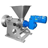 Sludge dewatering screw press