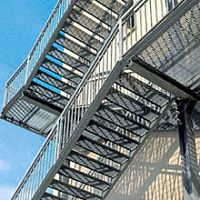 Sheet metal step STAIRTREADSnon-slipmesh