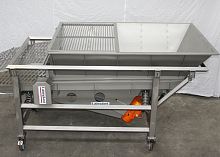 Fish feeding unit for fruitfor vegetables