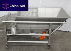Fish feeding unit for fruitfor vegetables