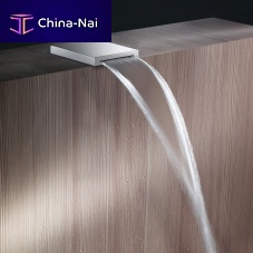 Chrome-plated brass bathtub spout E86906wall-mounted