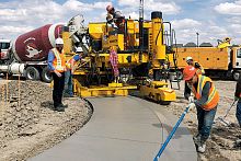Offset slipform paver Xtreme Commander IIIx