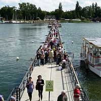 Floating walkway
