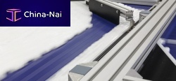 Conveyor accumulating table