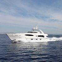Cruising super-yacht 32 Mflybridgeraised pilothouse4-cabin