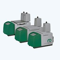 Closing machine for the pharmaceutical industry floor-standing