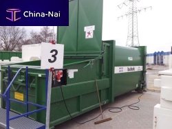 Plastic waste compactor Plug and pressmonobloc