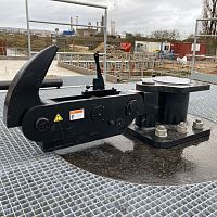 Mooring hook for shipsfor offshore platformsport