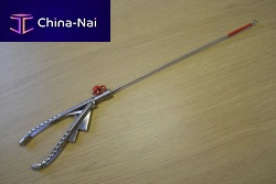 Laparoscopic needle holder
