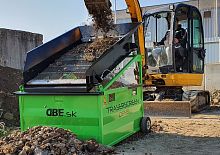 Construction screener DB-15vibratingmobilefor bulk materials