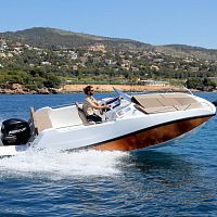 Outboard center console boat 7.0skisportdive