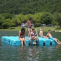 Floating platform swimfor marinasfor recreation centers